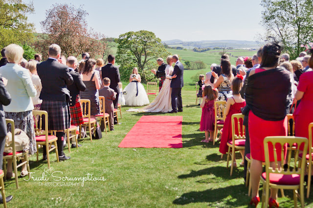 Edinburgh wedding photographer 
