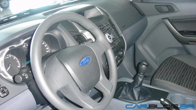 Nova Ranger XLS Flex Cabine Dupla 2013 - interior