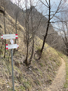 Trail north of Monte Filaressa that skirts the peak.