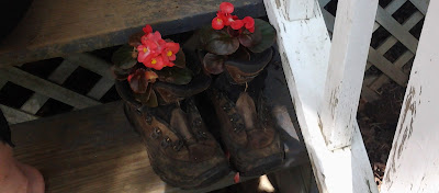 boot planters, repurposed boots, recycled boots, upcycled boots, salvaged boots, boot flower planters