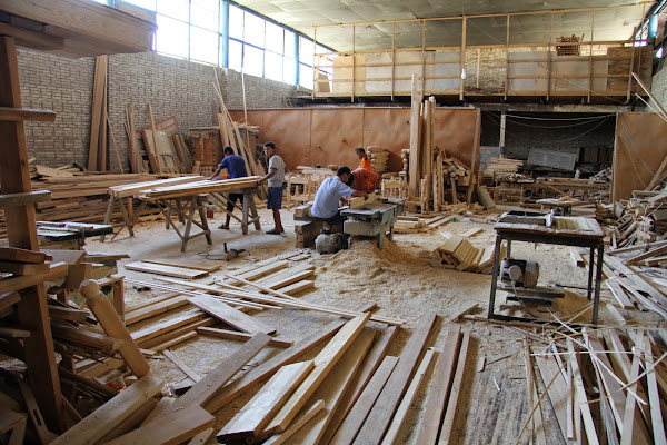 Ouzbékistan, Boukhara, rue Pakhakor, menuiserie, © L. Gigout, 2012