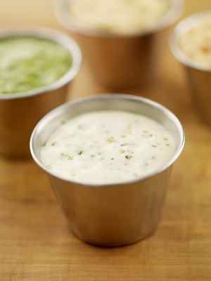 Houston Buttermilk Garlic Dressing – Houston’s is one of the finest restaurants to go to, you can try their famous buttermilk garlic dressing at home.
