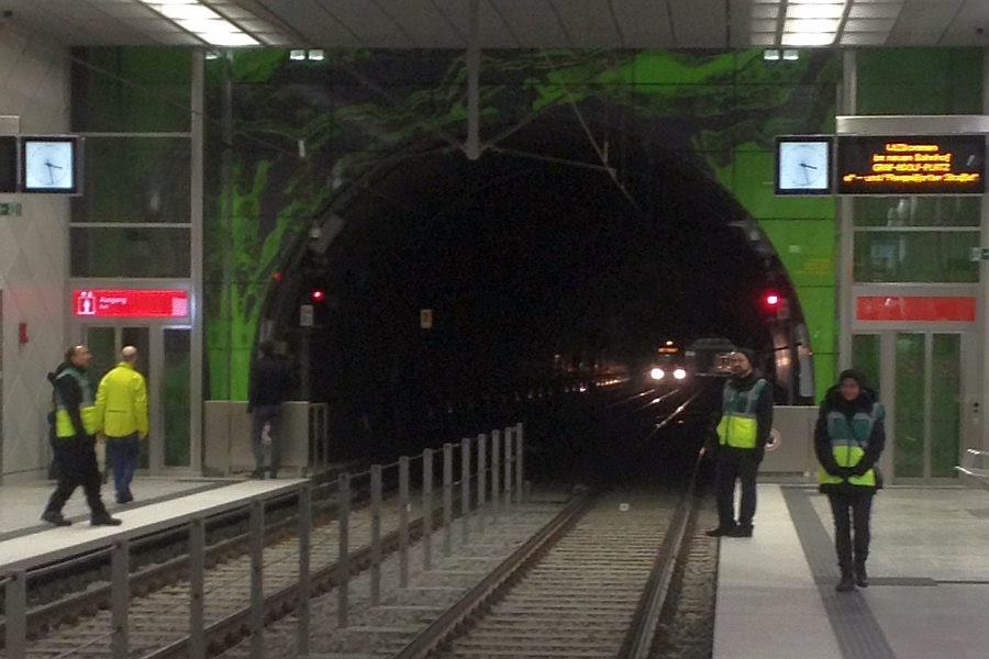 neue_UBahn_Duesseldorf_Graf-Adolf-Platz