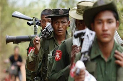 Tidak Hanya Melepas Tembakan Membabi Buta, Pasukan Myanmar Juga Menangkap Warga Rohingya