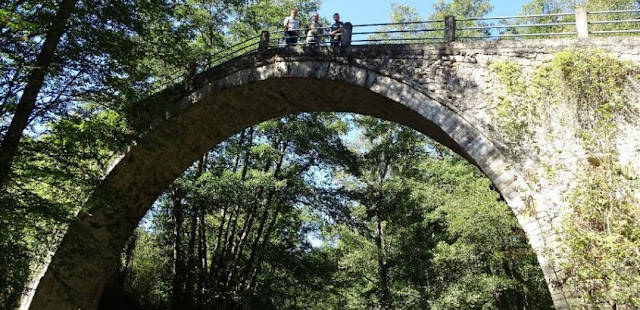 «Τρέχουν» να σώσουν πέτρινα γεφύρια στη Δράμα