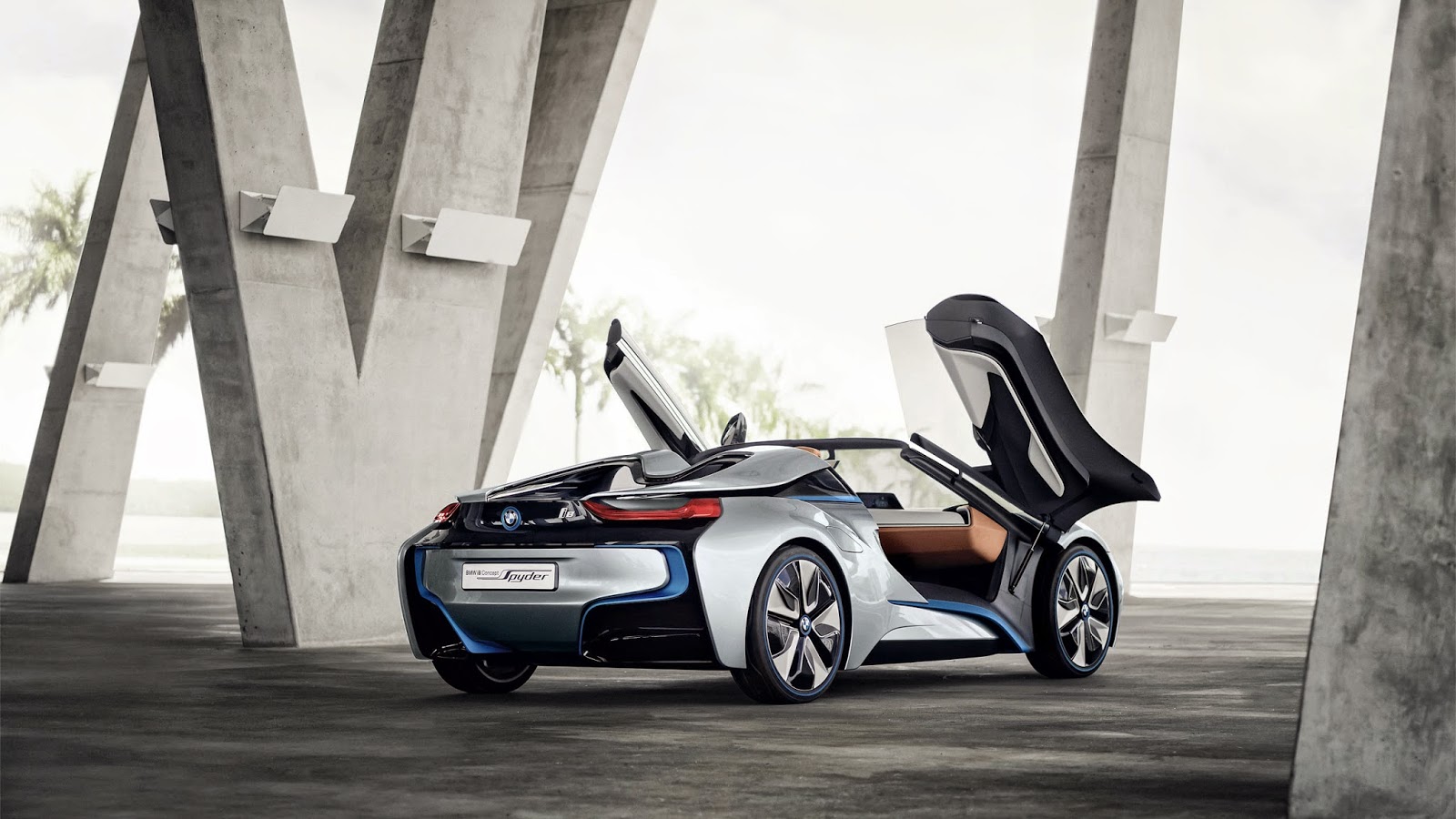 Wallpaper Mobil Mewah Futuristic BMW I8 Spyder