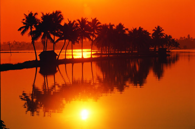 Watch the Sunset at the backwaters of Kerala