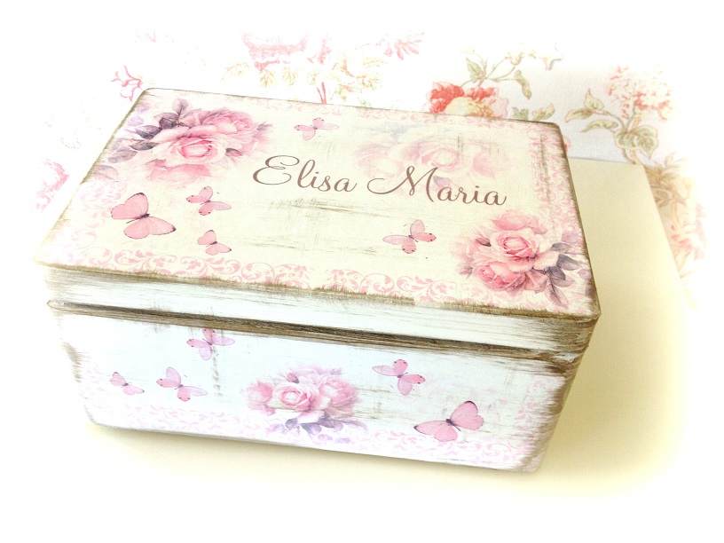 http://le-cose-animate.blogspot.ro/2014/05/sweet-beauty-box-cutie-personalizata.html