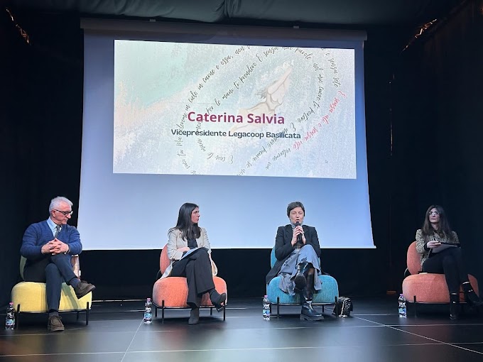 Sala gremita ad Accettura per il convengo sulla parità di genere