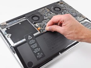 Remove the Battery of Macbook Pro to Reset SMC