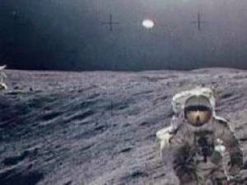 Astronauts Claim There Are Thousands Of Ufos Controlling Space Around Earth Ufos Nasa