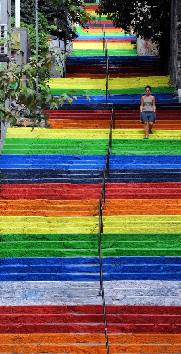 The Best Examples Of Street Art In 2012 And 2013 - Rainbow Stairs in Istanbul by Huseyin Cetinel
