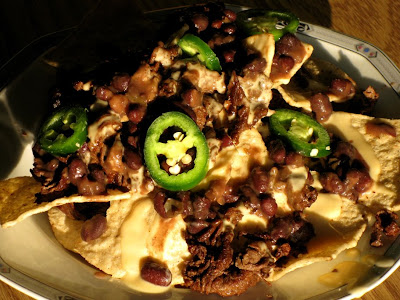 Steak and black bean nachos