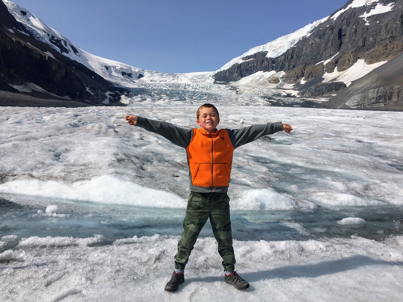 Columbia Icefield Adventure: Athabasca Glacier Tours and Viewing