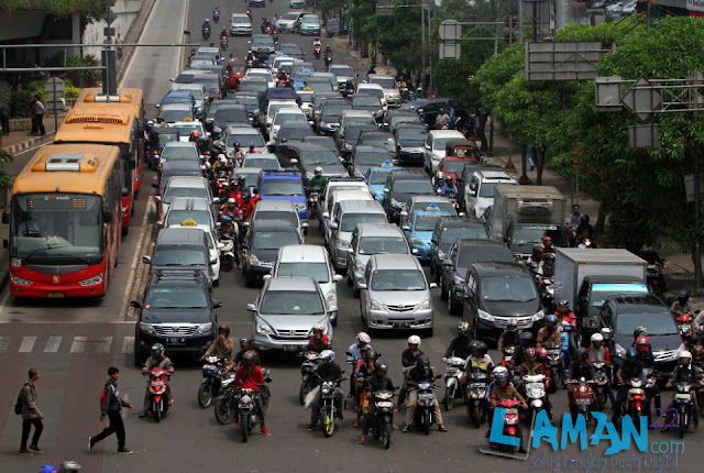 7 Hal yang Paling Menyebalkan saat Berlalu Lintas