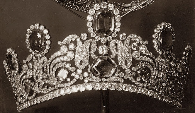 Sapphire Tiara Angouleme France Bapst Cholmondeley Sassoon