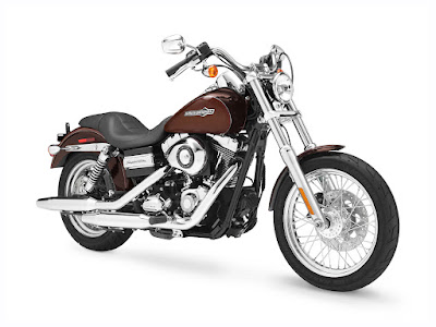 2011_Harley-Davidson_FXDC_Dyna_Super_Glide_Custom_1600x1200_front_angle