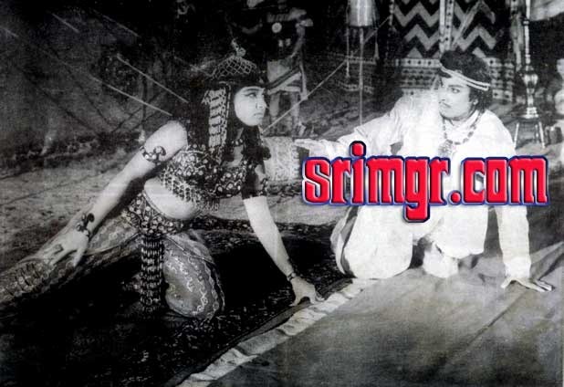 mgr jayalalitha photos. MGR and Jayalalitha acted in