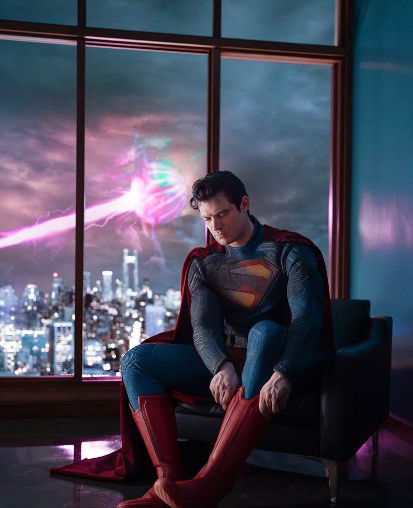 ¡El Nuevo Traje de Superman Debuta! ¡Mira a David Corenswet como el Hombre de Acero en un Nuevo Vistazo a la Película de 2025!