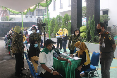 Hari Bhakti Adhyaksa ke 61 dan HUT Ikatan Adhyaksa Dharmakarini ke 21, Kejari ajak Warga Kota Tangerang BERVAKSIN