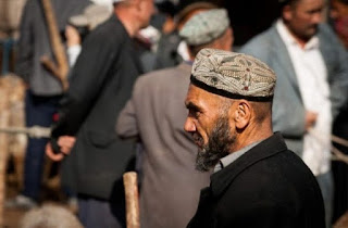 Muslim Uyghur pelihara jenggot