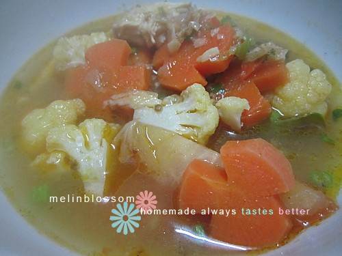 Melinblossom: Tomyam Sayur Pedas