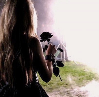  Avril-Lavigne-Making-Of-Forbidden-Rose-avril-lavigne- 