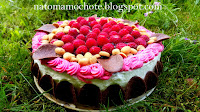 http://natomamochote.blogspot.com/2017/07/czekoladowy-tort-rocher-z-malinami.html