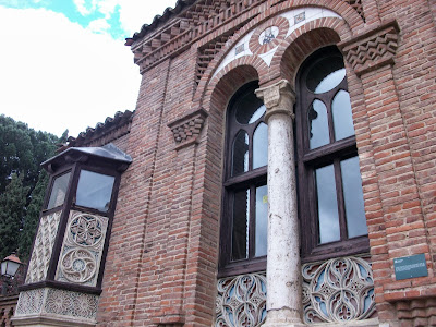 Palacete Laredo. Alcalá de Henares. Madrid. Edificio neomúdejar.