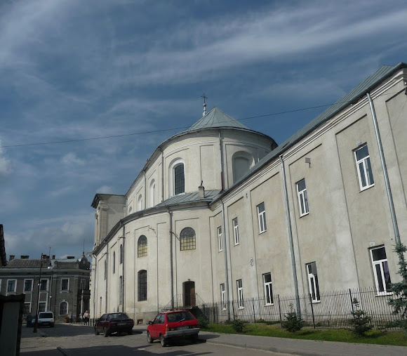 Золочів. Костел Успіння Пресвятої Богородиці 