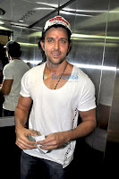 Hrithik celebrates his birthday with media