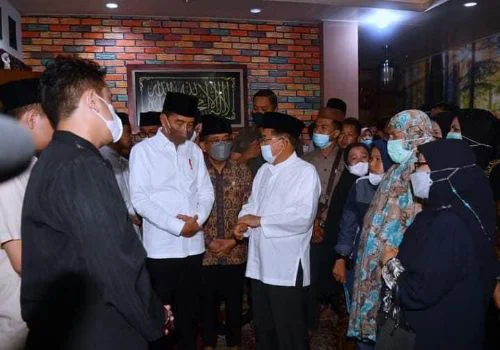 Jokowi dan JK Melayat ke Rumah Duka Ferry Mursyidan Baldan