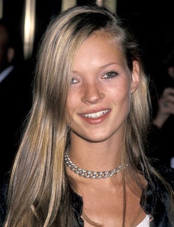 Above we see a very young Kate Moss donning a casual yet stunningly long