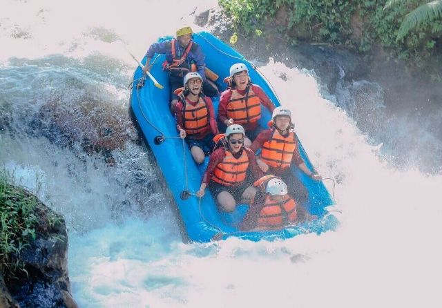 Fun Rafting Ide Liburan Perusahaan