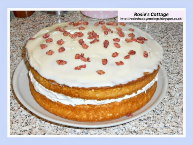 Six of my favourite baking treats: Extra special sponge cake with banana whipped cream and cream cheese frosting