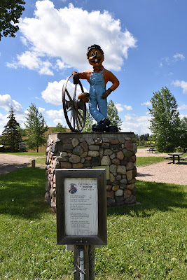 Torrington Alberta Gopher statue.