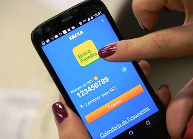 Beneficiário do Bolsa Família pode acessar informações pelo celular