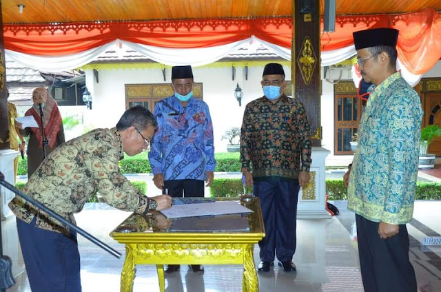 Bupati Lantik Penjabat Sekda Kabupaten Batanghari