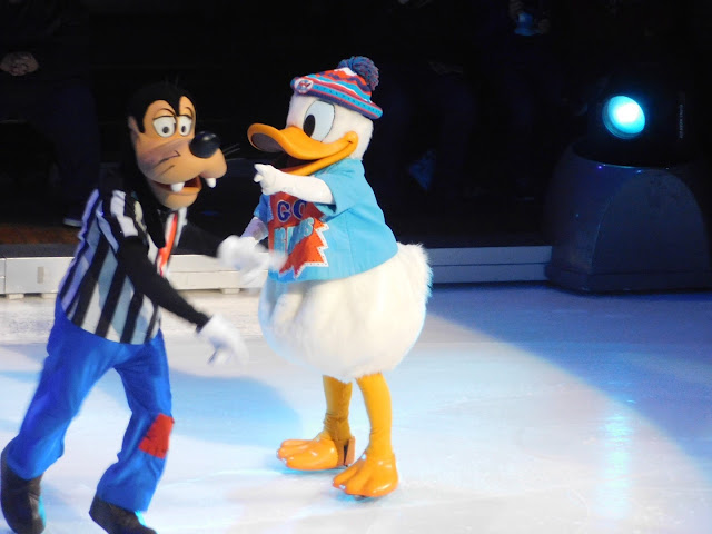 Disney on Ice presents Follow Your Heart | Goofy and Donald