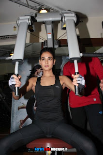 Sonal Chauhan Gym Workout Hot gallery