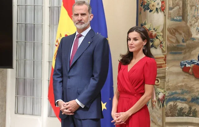 Queen Letizia wore a red Suzie midi dress by Cherubina. Cherubina is a Spanish fashion brand in Sevilla