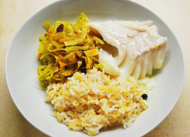 Chou sauté au curry et cabillaud au coco