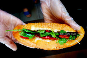 Banh-Mi-Kaiyi's-Kitchen-Golden-Mile-Food-Centre-Singapore