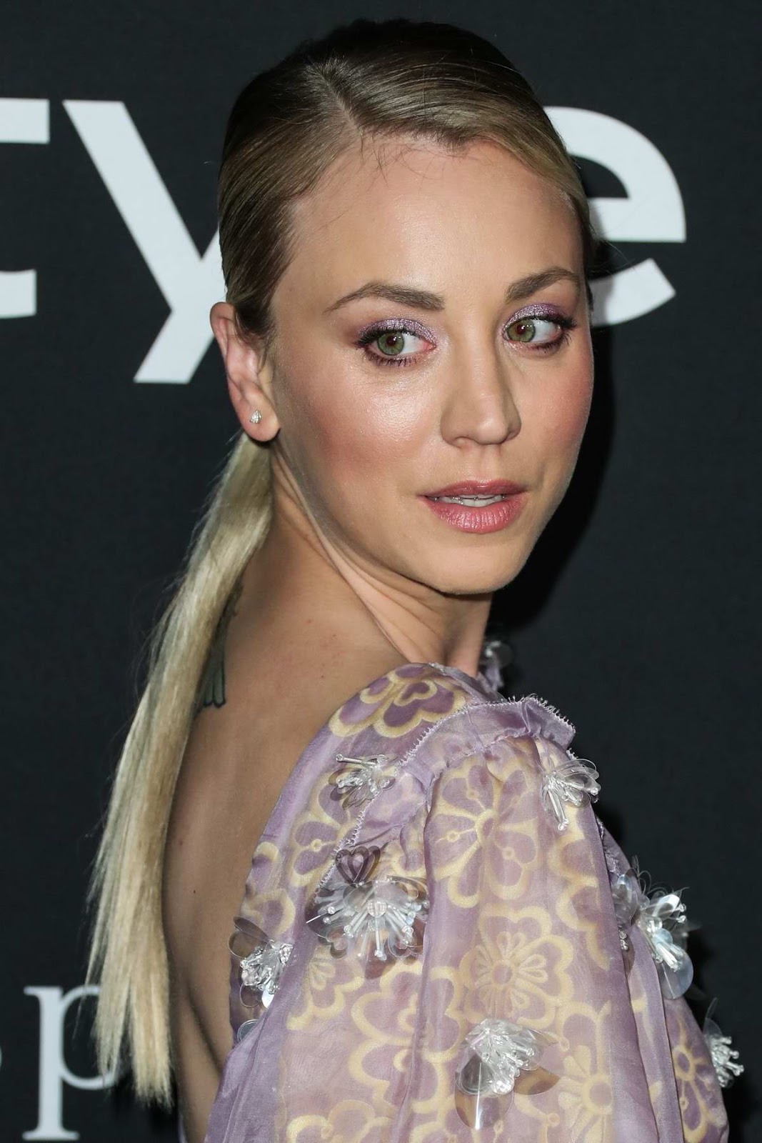 Kaley Cuoco best red carpet dresses