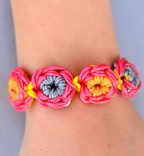 http://loomlove.com/make-flower-burst/