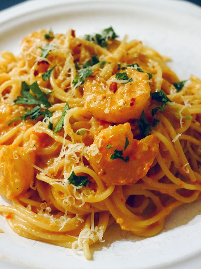 Kristina does the Internets: Roasted Red Pepper Pasta with Shrimp