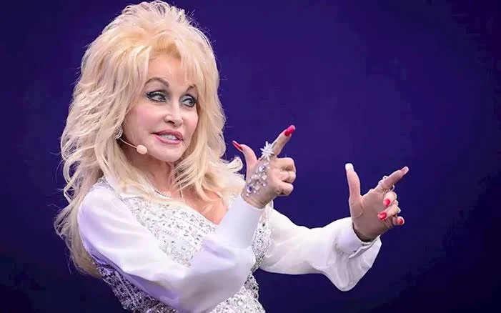 Dolly Parton Video | Dolly parton twitter video viral on social media