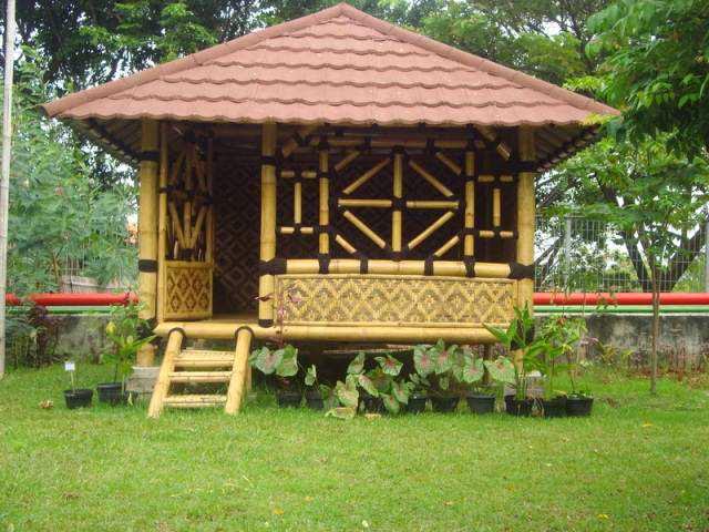 Jual saung bambu  jasa perakit rumah bambu  saung kayu 