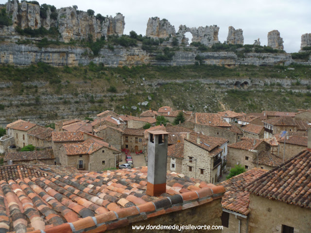 Formaciones kársticas y vista panorámica de Orbaneja del Castillo