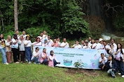 Srikandi PLN UP3 Luwuk Tanam Pohon di Sekitar Air Terjun Hanga-Hanga sebagai Wujud Nyata Kepedulian Lingkungan
